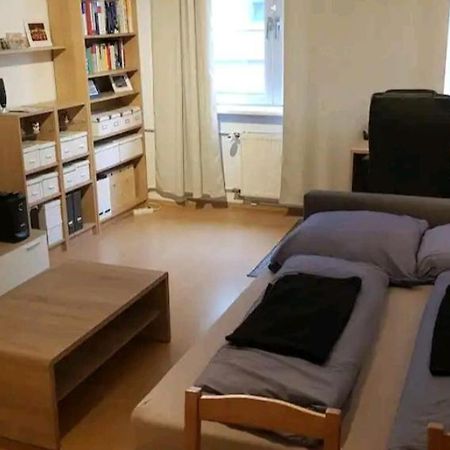 Apartment Im Zentrum Frankfurt am Main Bagian luar foto